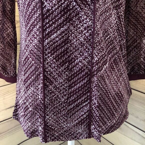 The Limited Purple & White Patterned 3/4 Sleeve Lightweight Dress Top Small - Picture 3 of 6